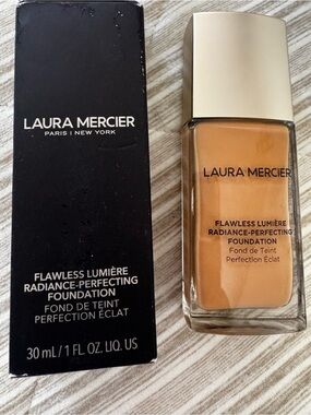 laura mercier Flawless Lumière Radiance-Perfecting Foundation - Warm Tan Beige